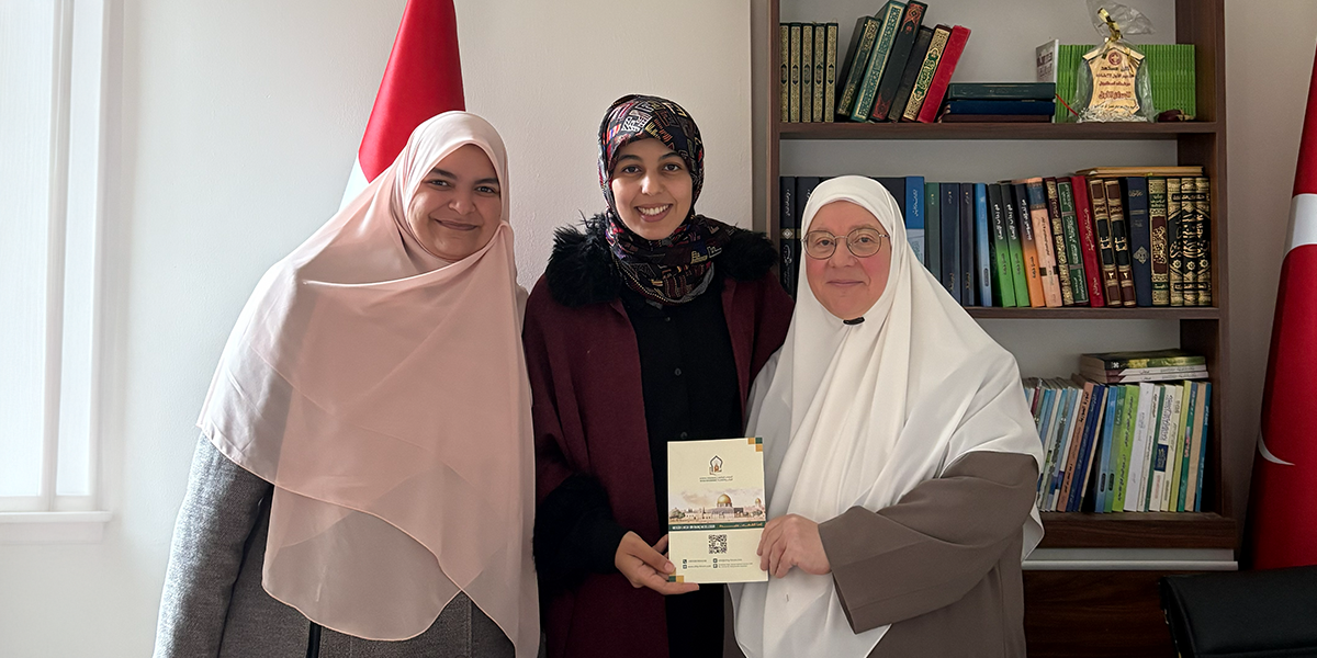 قسم المرأة في المنظمة يزور ملتقى الفكر والثقافة