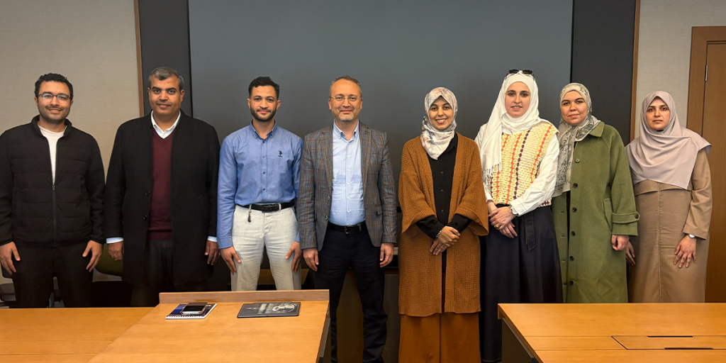 وفد إيفسو يزور ملتقى الشرق